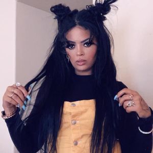 Meet your Posher, Lynn